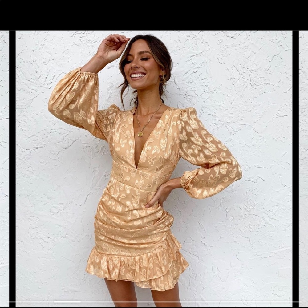Gold little lace dress xtra small (us size 2)